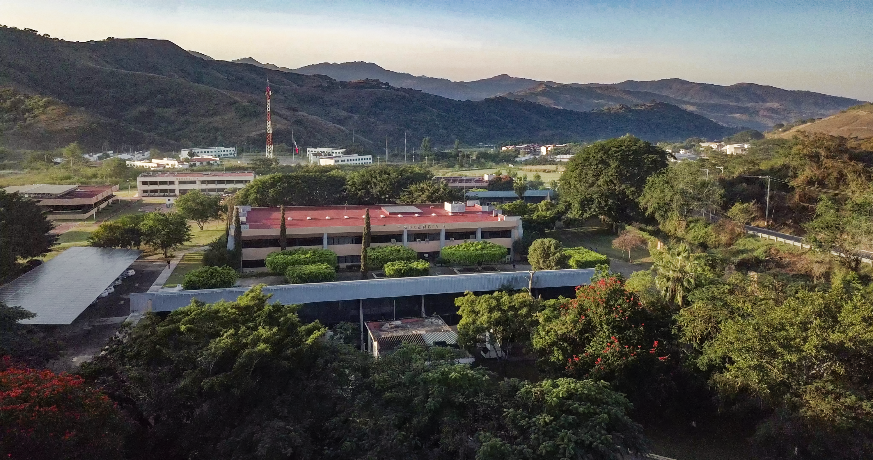 Imagen aérea de la universidad